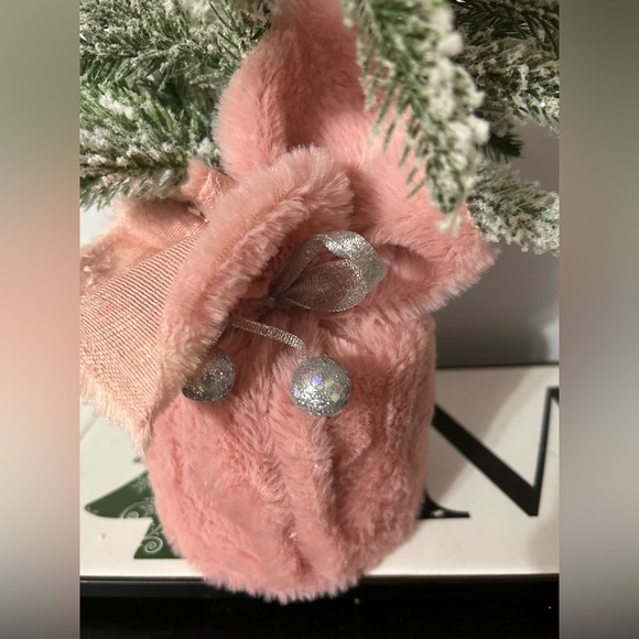 Cupcakes And Cashmere Flocked Christmas Tree Valentine Pink Faux Fur WINTER NEW - Picture 3 of 3